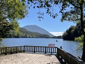 【自然🌞情報】湯の湖展望台からの眺望🏔️景色はまるで絵画の様に美しい‼️